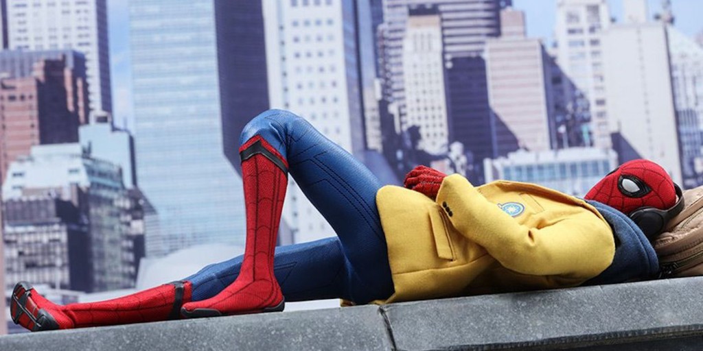 328d1-Spider-Man-Homecoming-Hot-Toys-Deluxe-Figure-Cropped